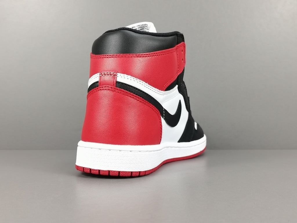 Air Jordan 1 Retro Black Toe