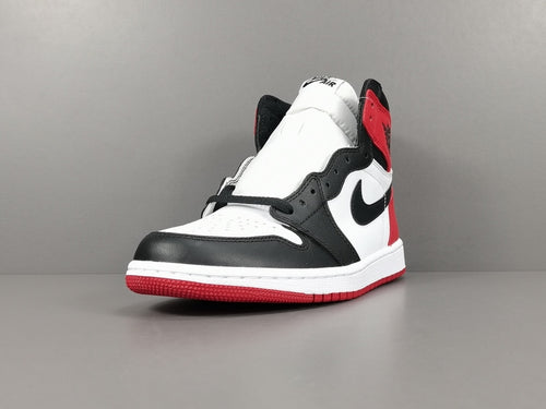 Air Jordan 1 Retro Black Toe