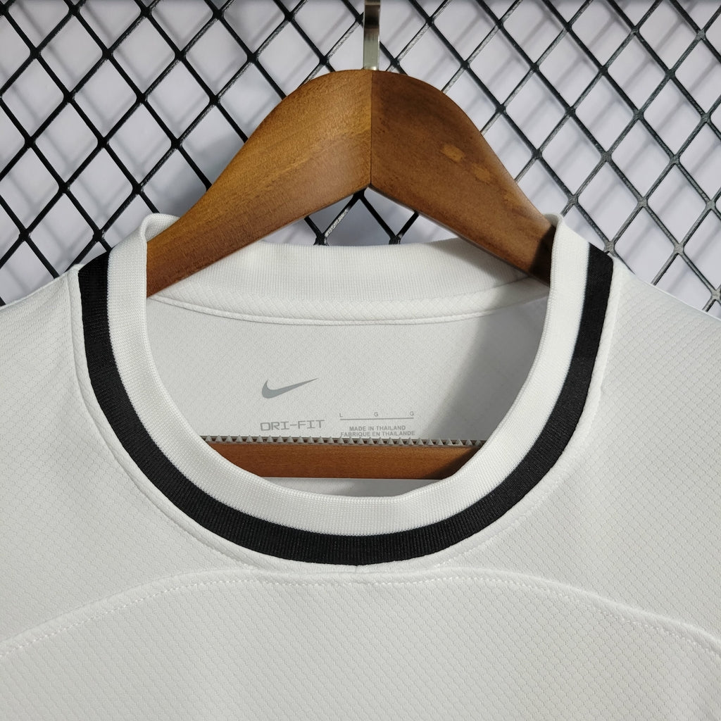 Camisa Eintracht Frankfurt I 2022/2023