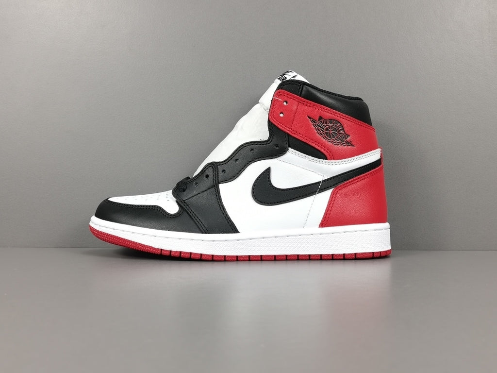Air Jordan 1 Retro Black Toe