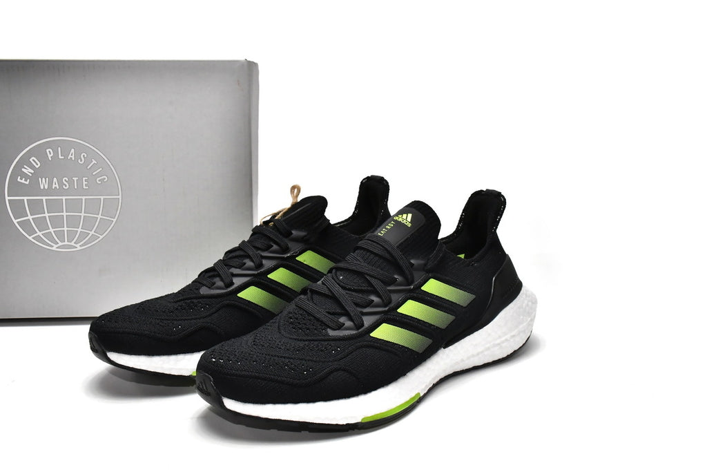 Adidas Ultra Boost 2022 CONSORTIUM Black Gold Metallic